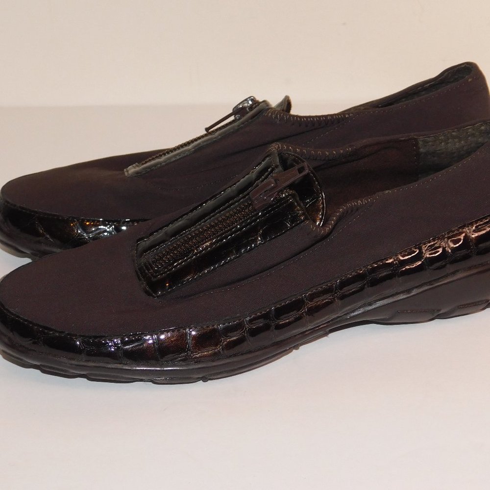 Vaneli Sport Shoes With Zip Top Leather